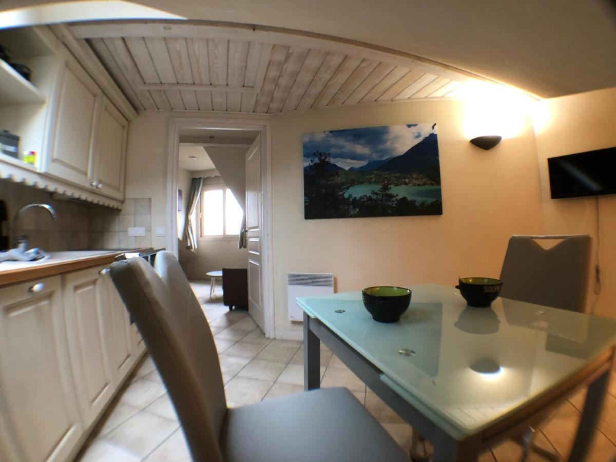 Logement Atypique Avec Vue Unique Panoramique Sur Le Lac D'Annecy, Dans Une Residence Avec Plage Et Ponton Privee Sur La Commune De دْوا المظهر الخارجي الصورة