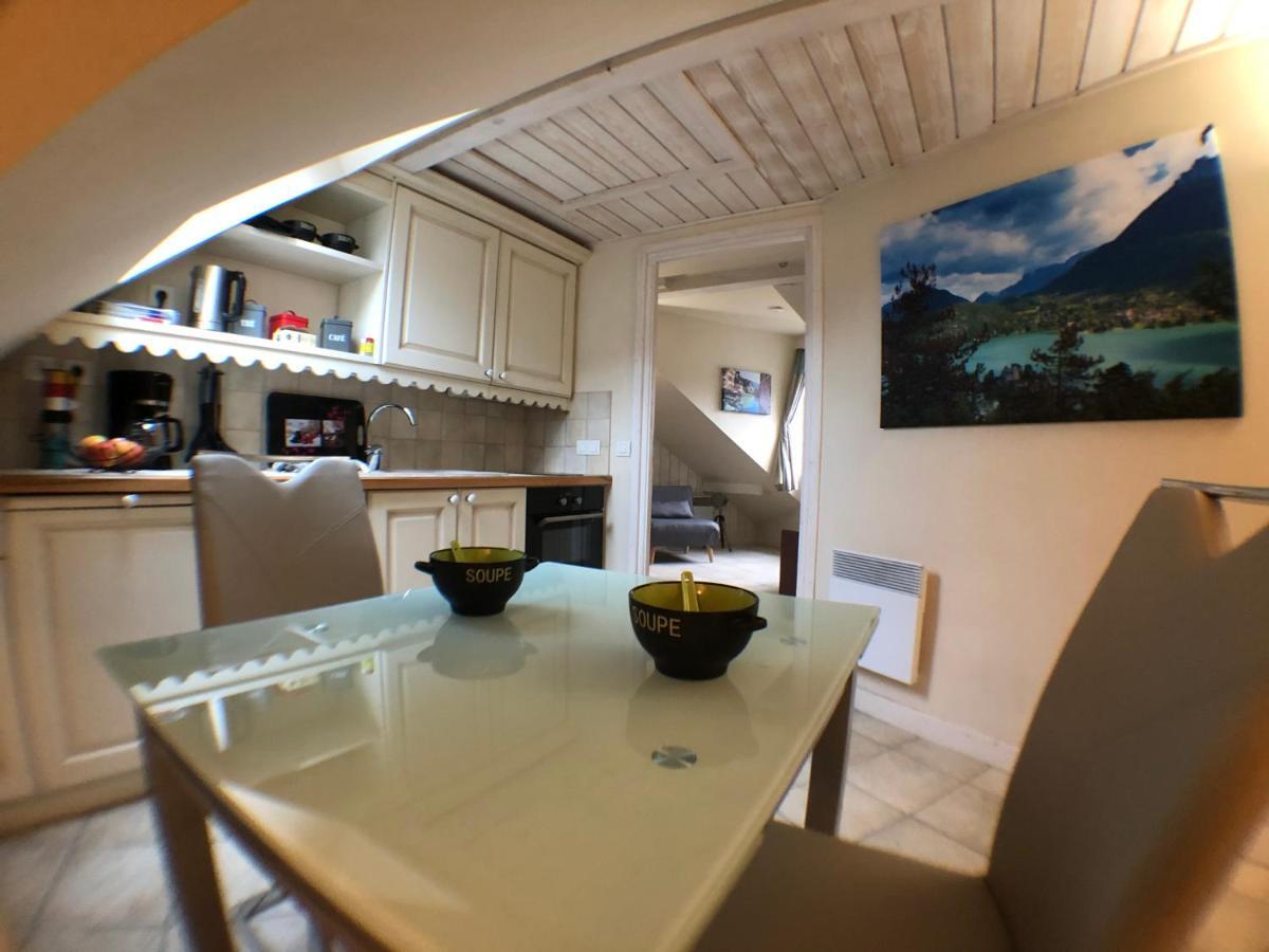 Logement Atypique Avec Vue Unique Panoramique Sur Le Lac D'Annecy, Dans Une Residence Avec Plage Et Ponton Privee Sur La Commune De دْوا المظهر الخارجي الصورة